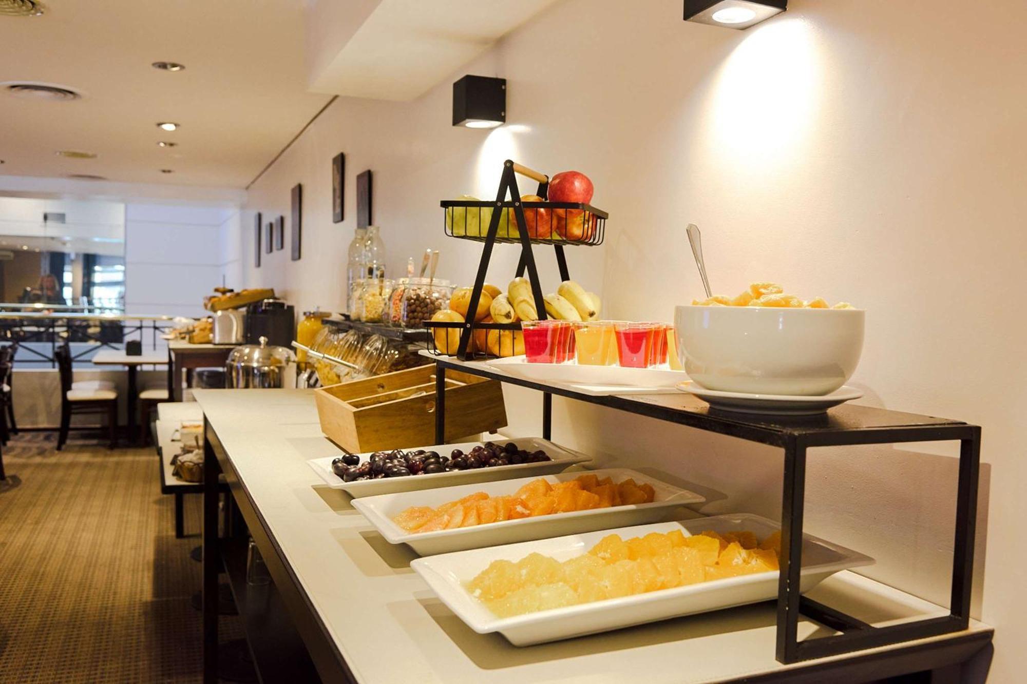 Bed and Breakfast Ramada By Wyndham Buenos Aires Centro Екстер'єр фото