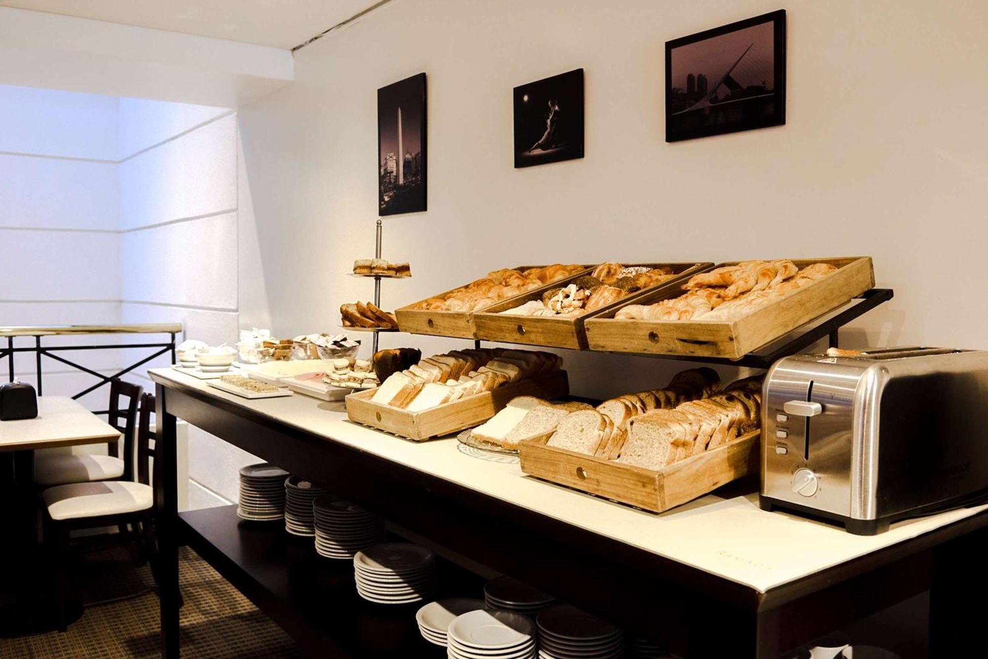 Bed and Breakfast Ramada By Wyndham Buenos Aires Centro Екстер'єр фото